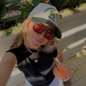 Meet your Posher, Phoebe